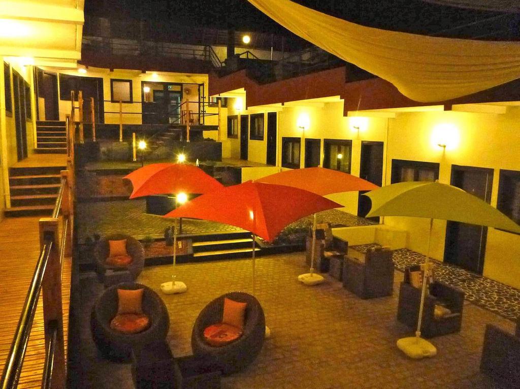 Détente Hôtel Abidjan Buitenkant foto